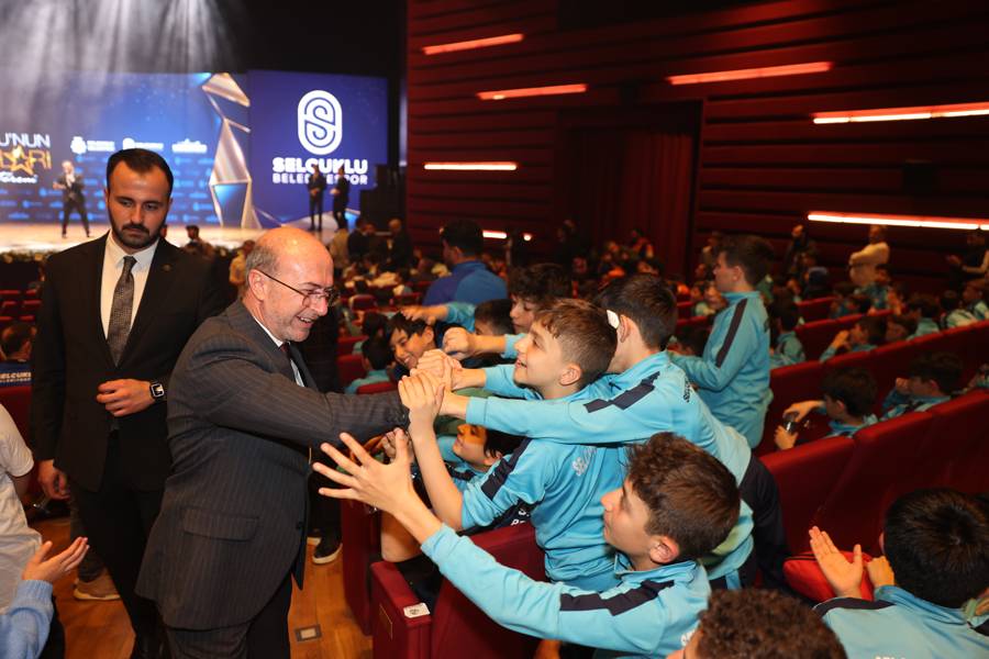 Selçuklu’nun başarısı salona sığmadı 19